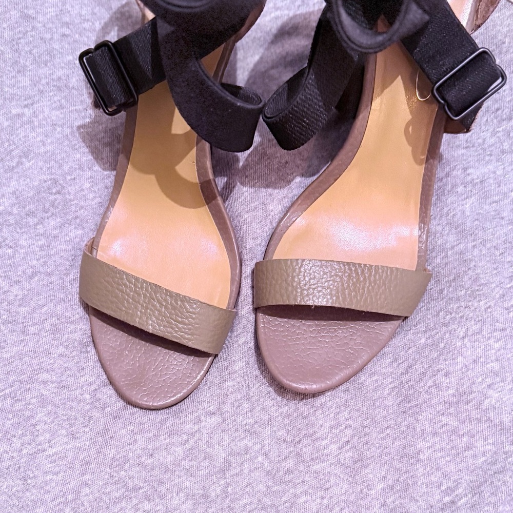 Leather Wedge Sandal Size 7.5